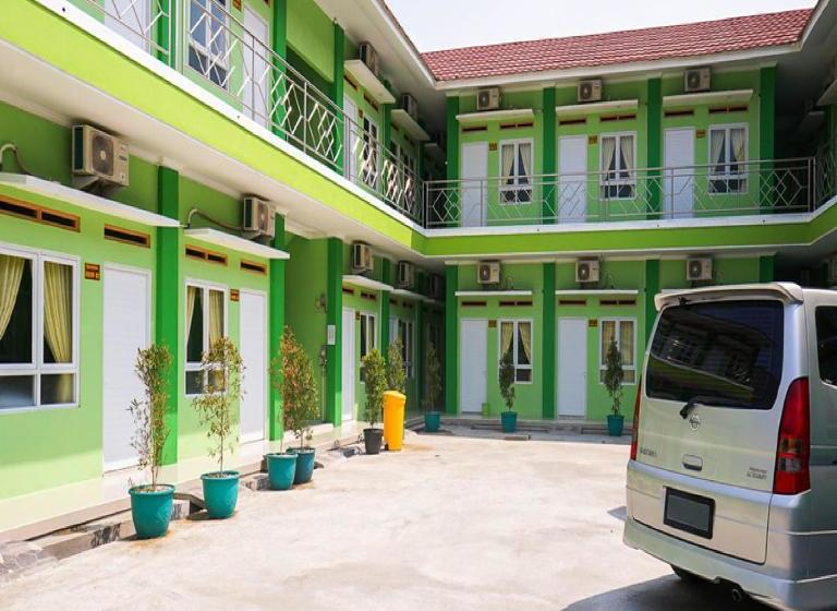 پانسیون Reddoorz Syariah Near Gor Panatayuda