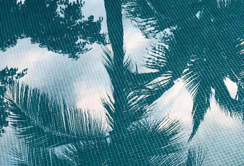 هتل Six Two Four Urban Beach