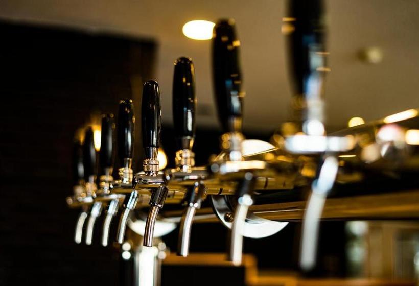 فندق The Phat Packers