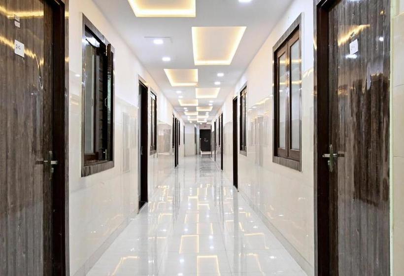 בית מלון כפרי Spot On 60218 Raj Inn Spot