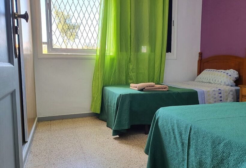 بنسيون Low Cost Room Las Llaves 2