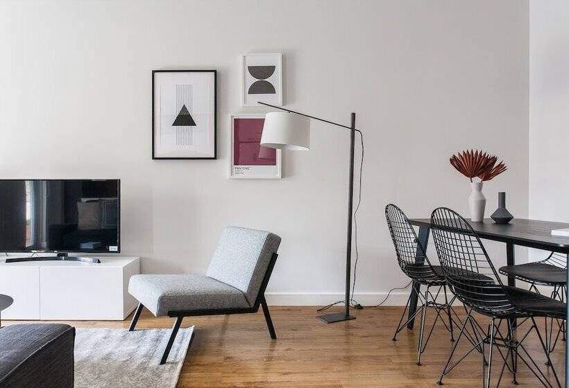 Upstreet Bright 1bd Apt In Chalandri