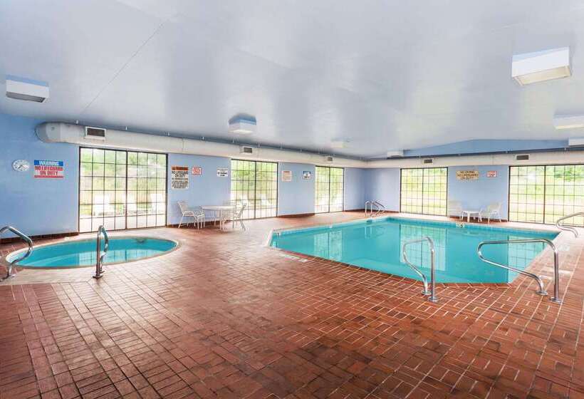 فندق Baymont By Wyndham Michigan City