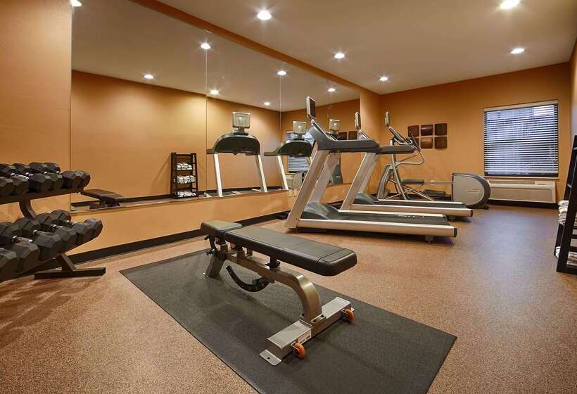 בית מלון כפרי Best Western Plus Mishawaka Inn