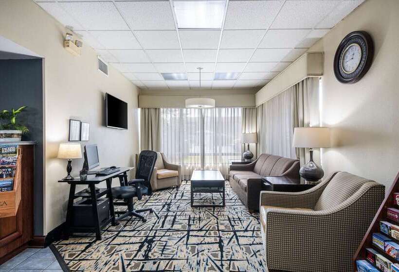 فندق Clarion Inn Cleveland Near University