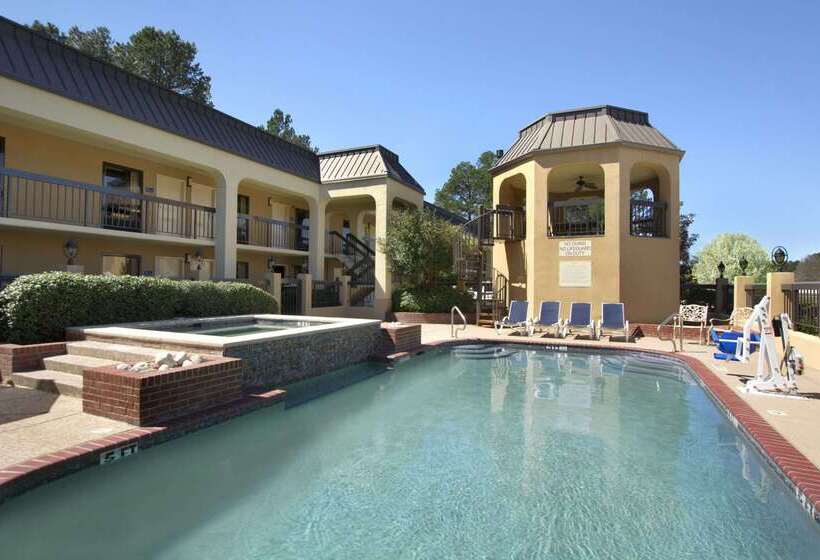 فندق Days Inn By Wyndham Longview South