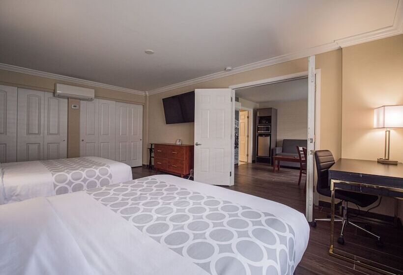 فندق Equus Inn I75