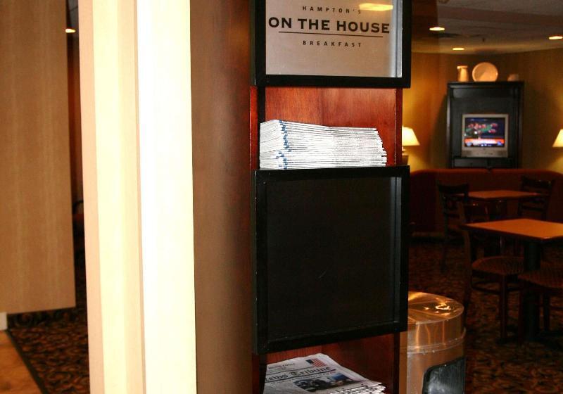 فندق Hampton Inn Adel