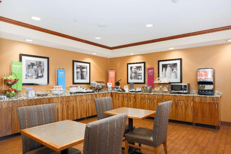 هتل Hampton Inn Anchorage