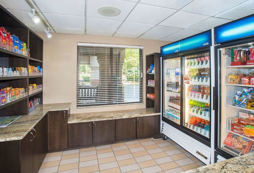 هتل Hampton Inn & Suites Annapolis