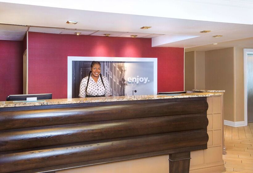 هتل Hampton Inn & Suites Annapolis