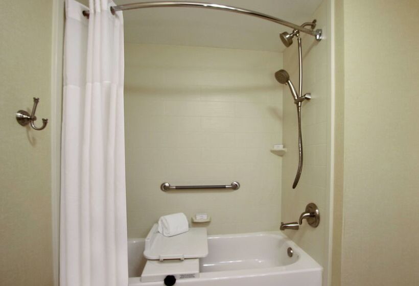 호텔 Hampton Inn Ashtabula