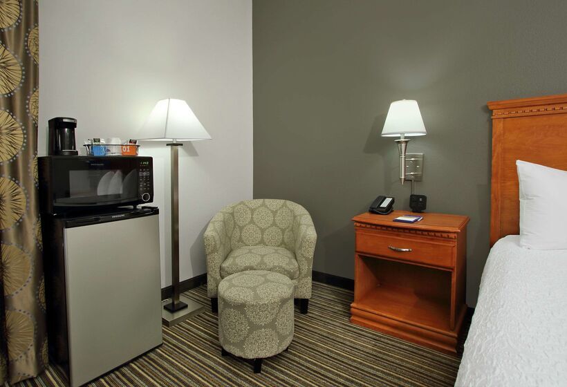호텔 Hampton Inn Ashtabula