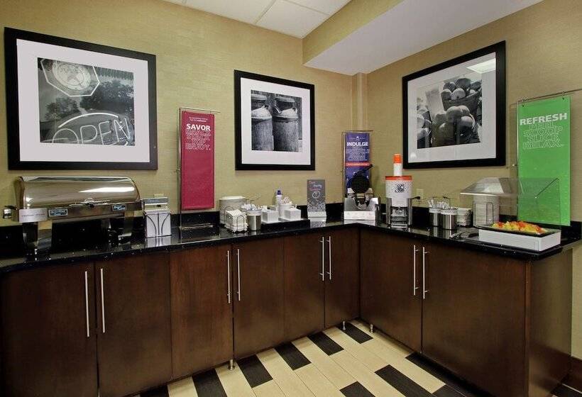 호텔 Hampton Inn Ashtabula