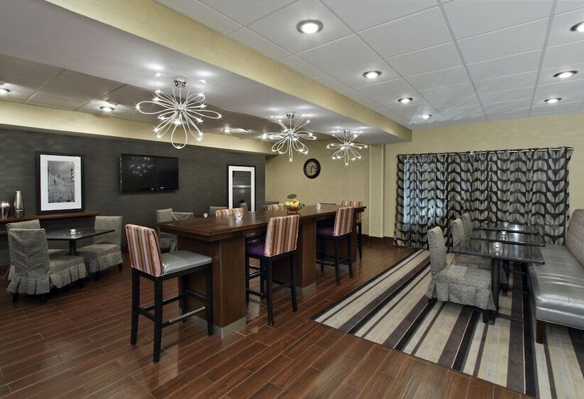 호텔 Hampton Inn Ashtabula