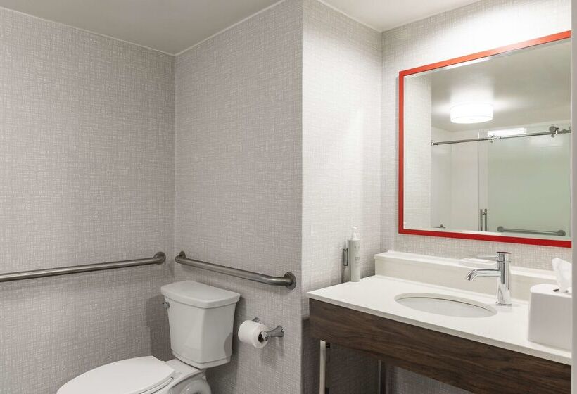 هتل Hampton Inn Athens