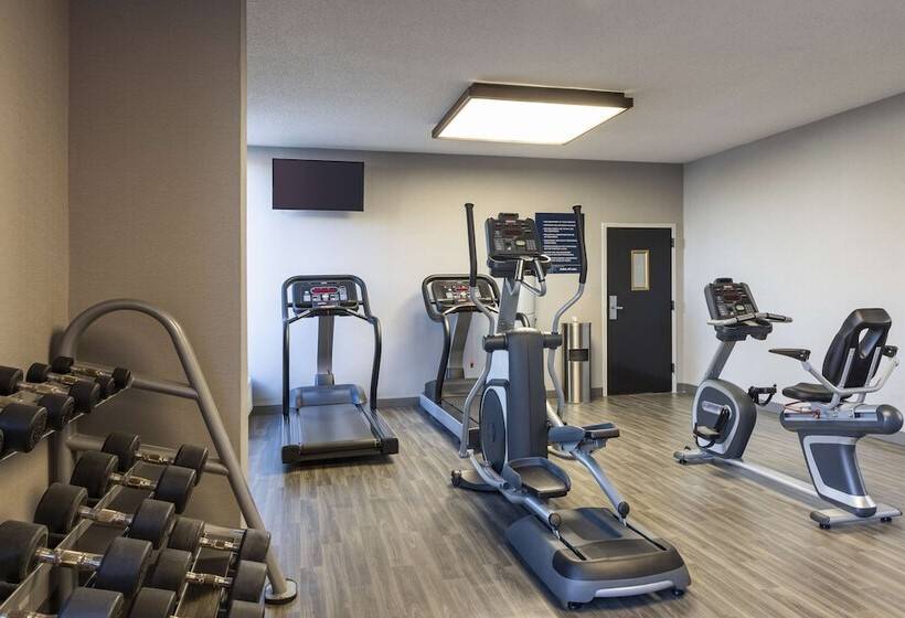 هتل Hampton Inn Athens