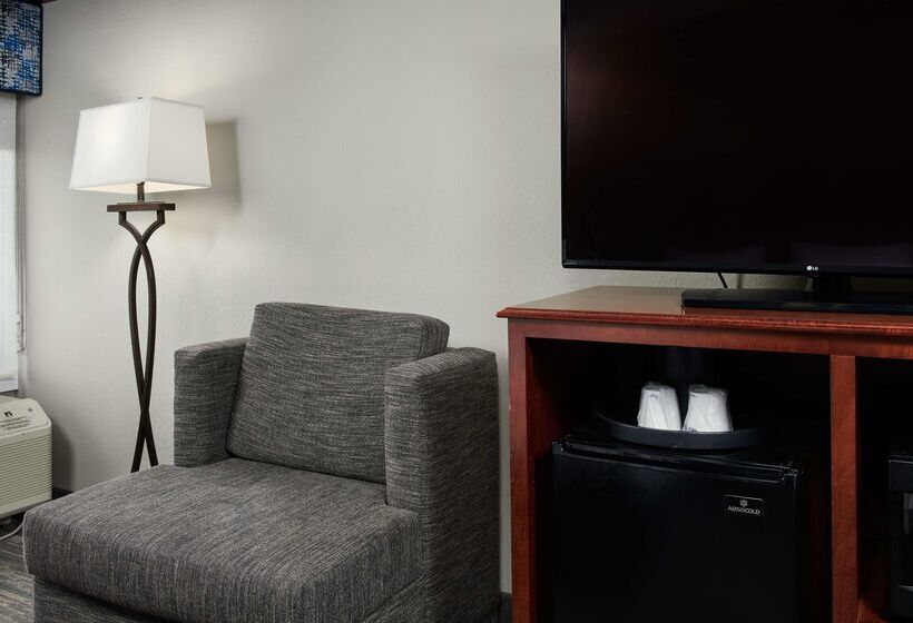 هتل Hampton Inn Atlanta Nw Cumberland