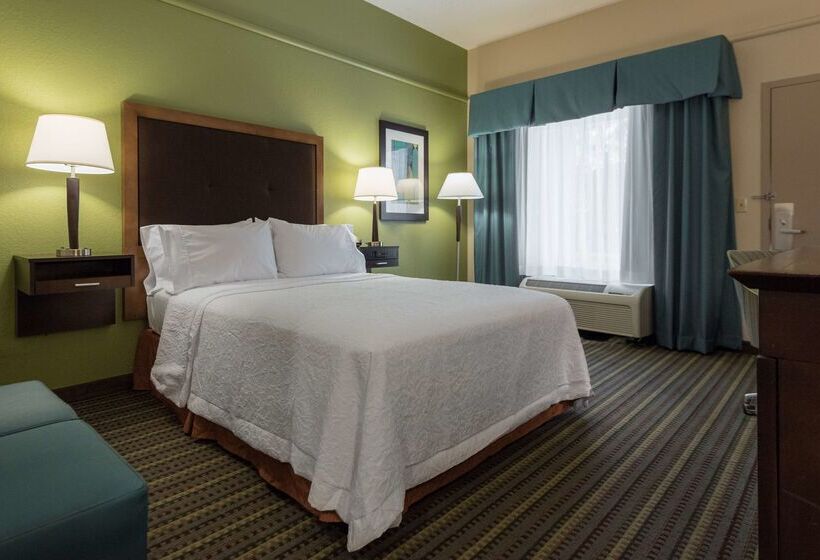 בית מלון כפרי Hampton Inn Brooksville Dade