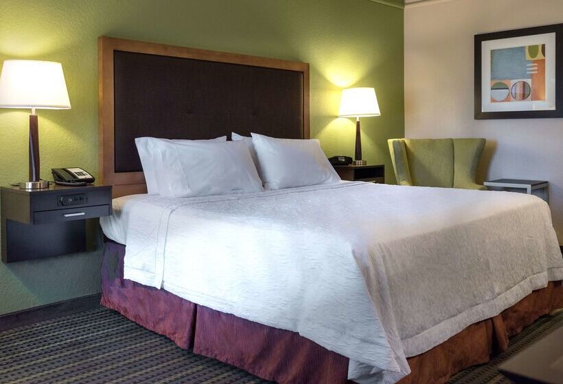 בית מלון כפרי Hampton Inn Brooksville Dade