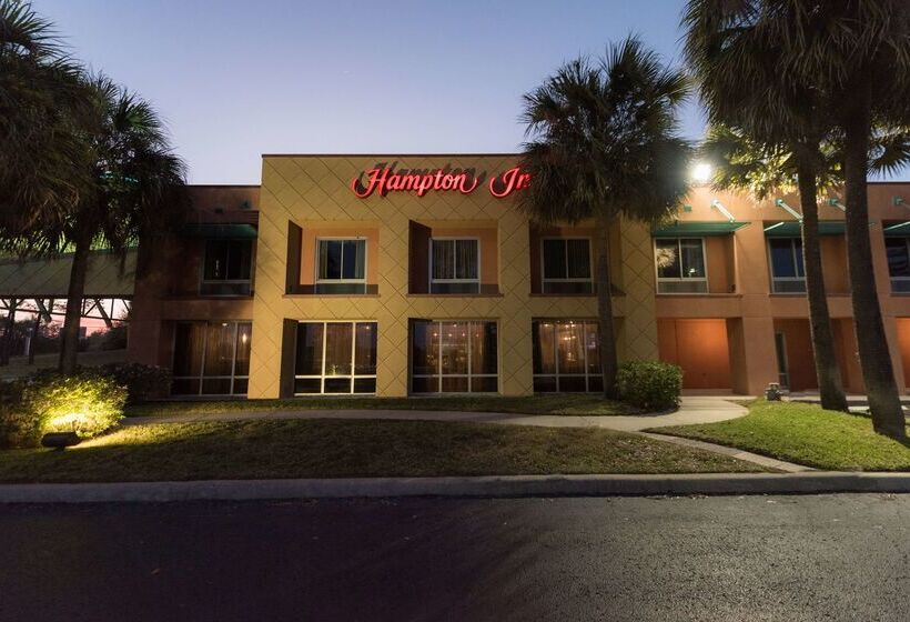 בית מלון כפרי Hampton Inn Brooksville Dade