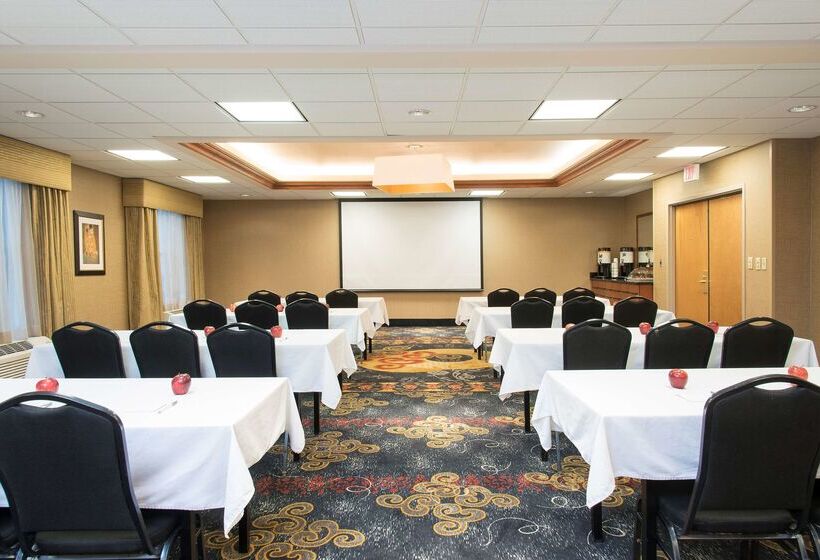 Отель Hampton Inn Columbus/taylorsville/edinburgh