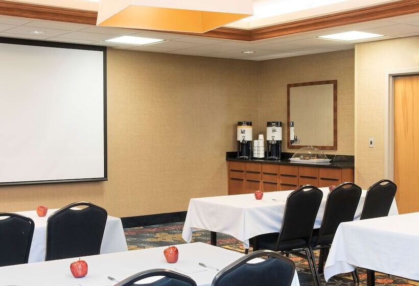 Отель Hampton Inn Columbus/taylorsville/edinburgh