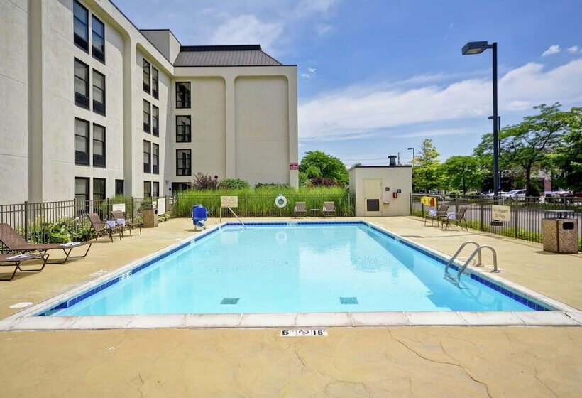 호텔 Hampton Inn Detroit/northville