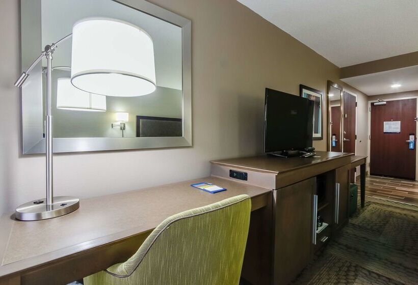בית מלון כפרי Hampton Inn Dickson