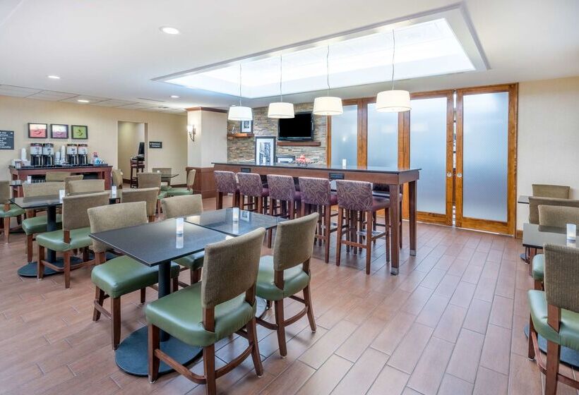 호텔 Hampton Inn Frostburg