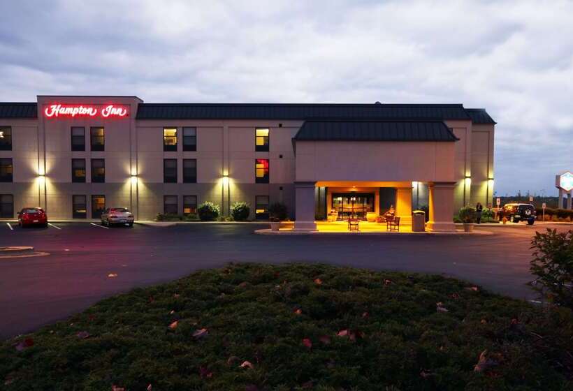 هتل Hampton Inn Grand Rapids North