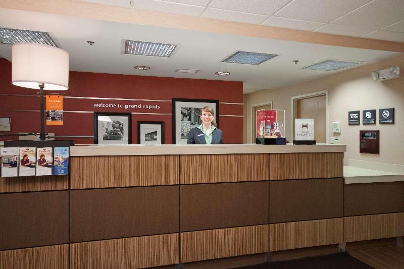 هتل Hampton Inn Grand Rapids North