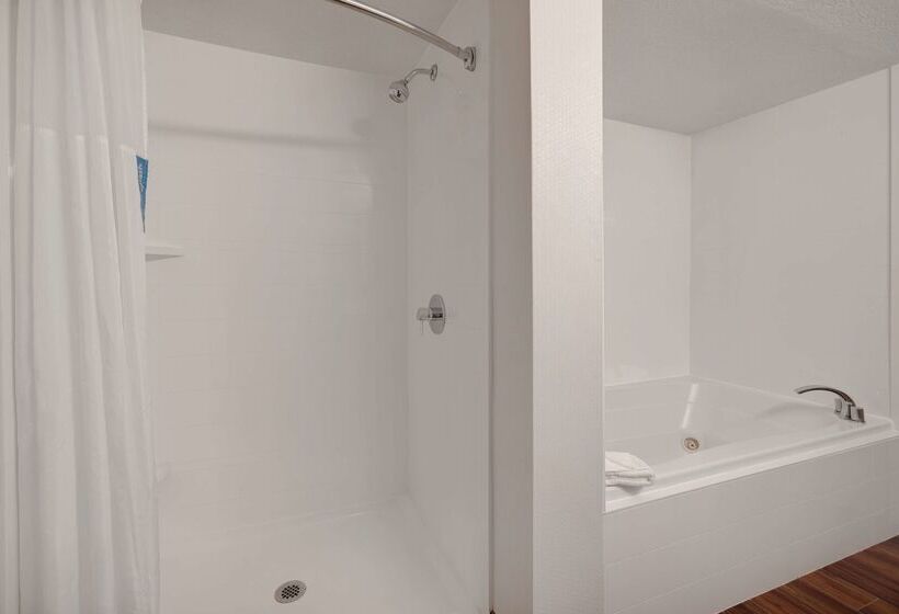 هتل Hampton Inn Hot Springs