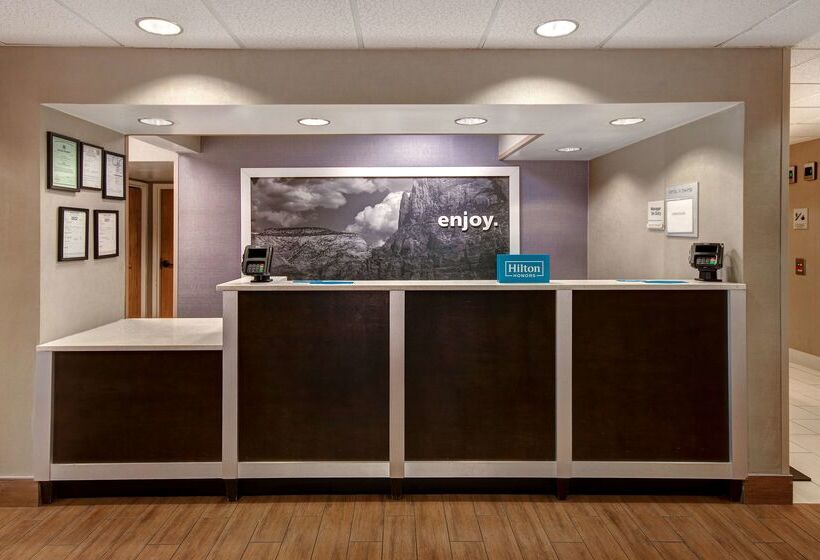 هتل Hampton Inn Huntsville Arsenal/south Pkway