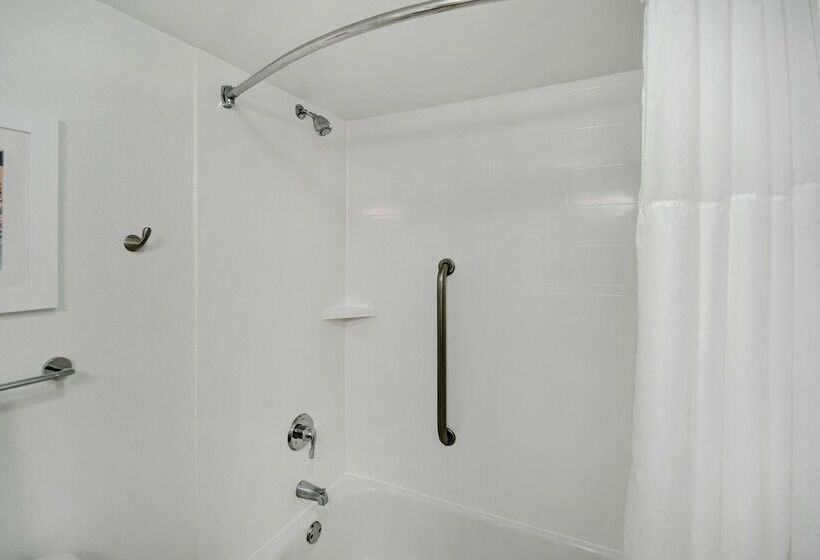 هتل Hampton Inn Huntsville Arsenal/south Pkway