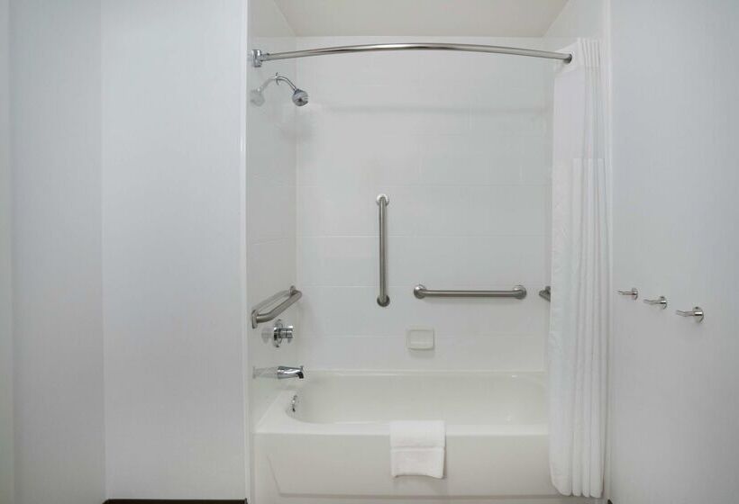 هتل Hampton Inn Madison Huntsville Airport