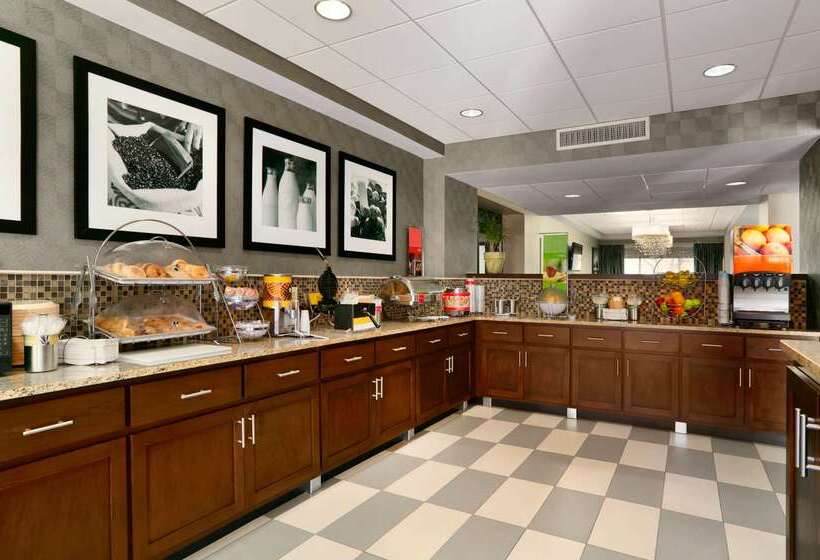 هتل Hampton Inn Madison Huntsville Airport