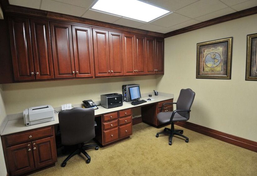 هتل Hampton Inn Madison Huntsville Airport