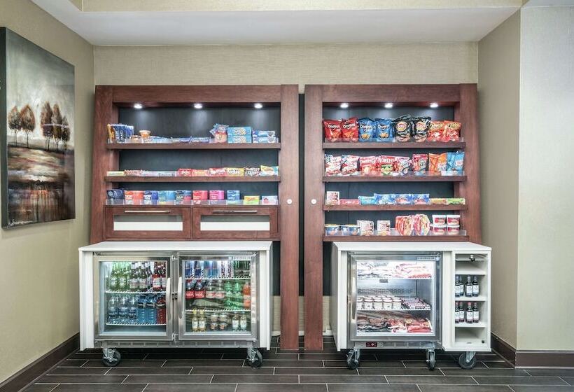 هتل Hampton Inn Madison Huntsville Airport