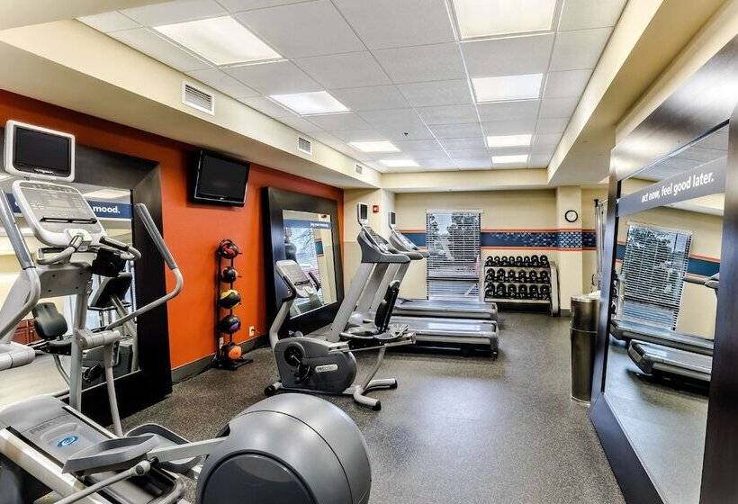هتل Hampton Inn Madison Huntsville Airport