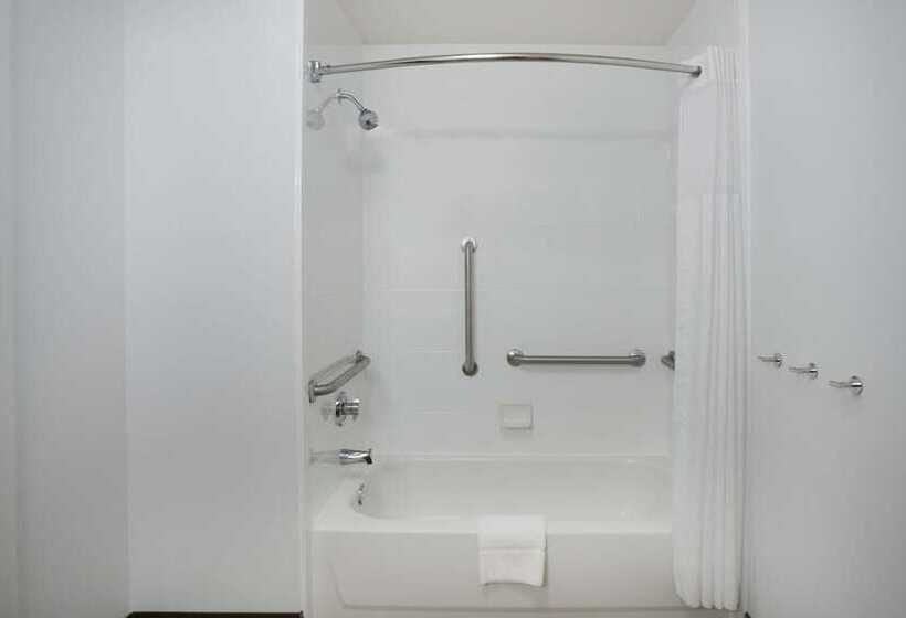 هتل Hampton Inn Madison Huntsville Airport