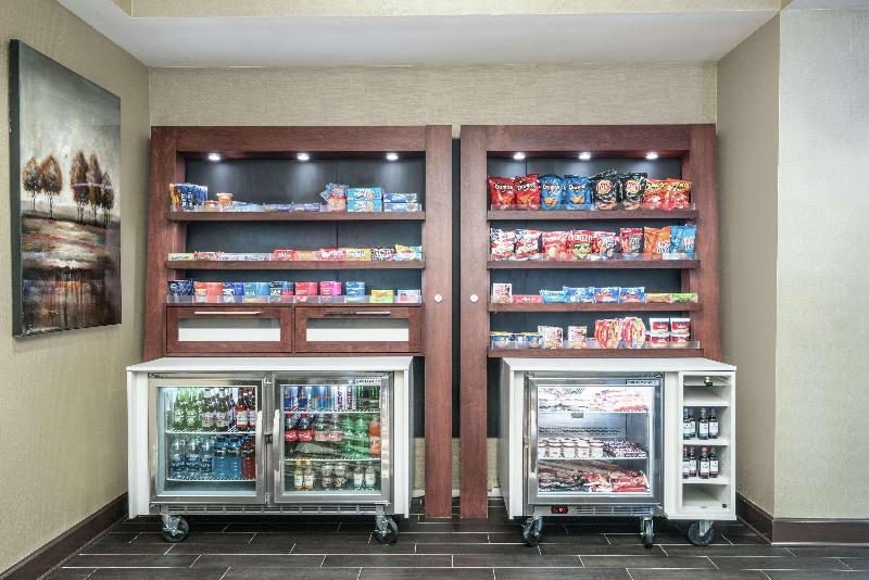 هتل Hampton Inn Madison Huntsville Airport