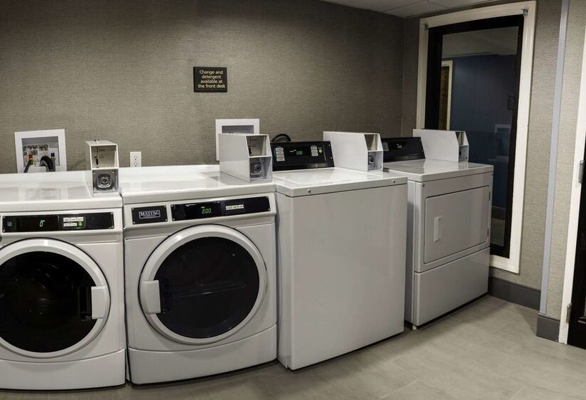 فندق Hampton Inn Kinston
