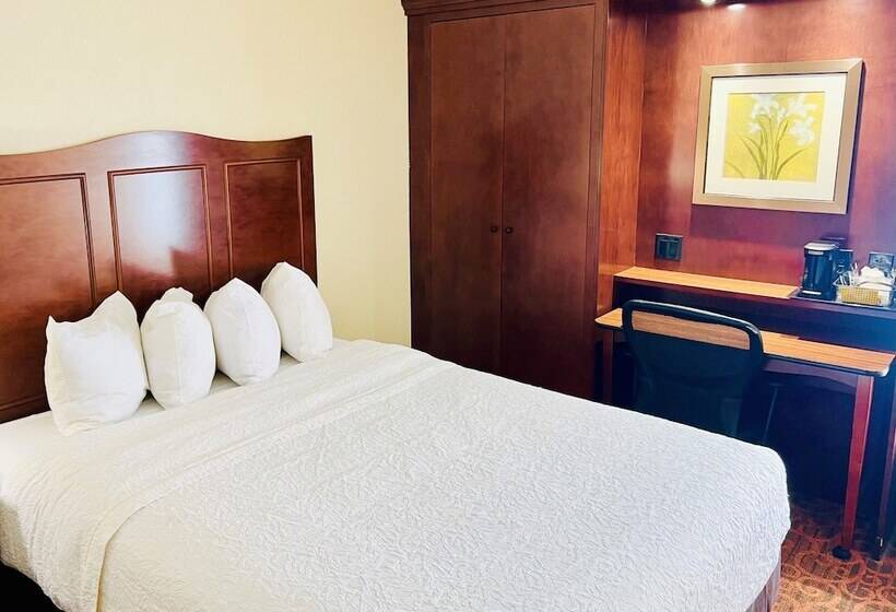 هتل Hampton Inn Norfolk/chesapeake