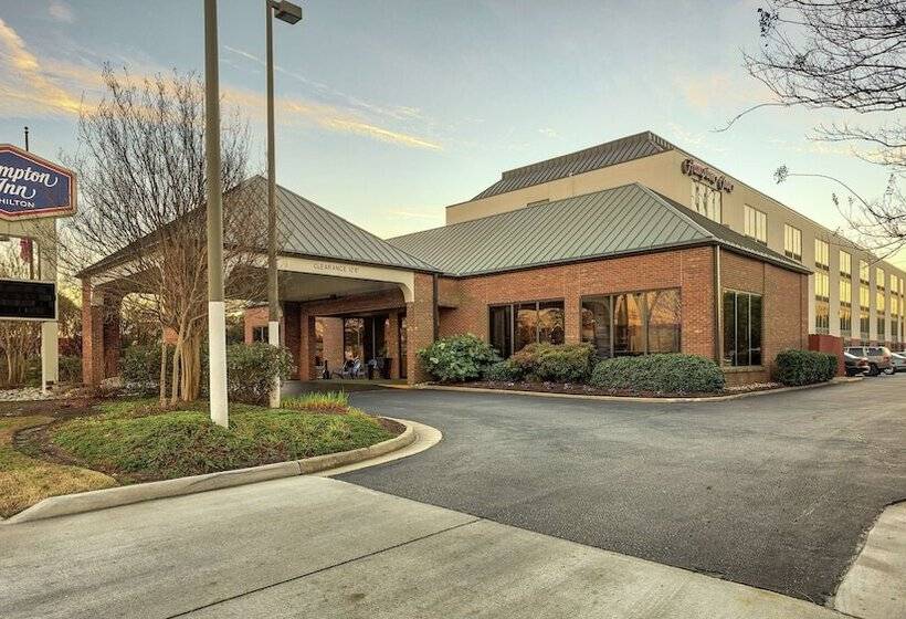 هتل Hampton Inn Norfolk Naval Base