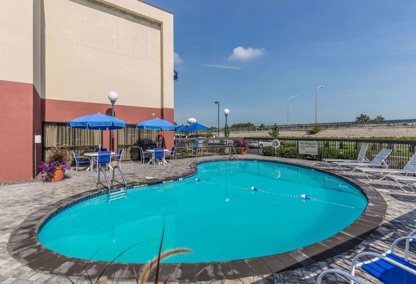 בית מלון כפרי Hampton Inn Owensboro South