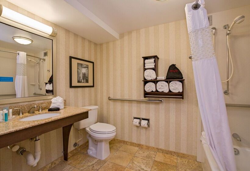 בית מלון כפרי Hampton Inn Portsmouth Central