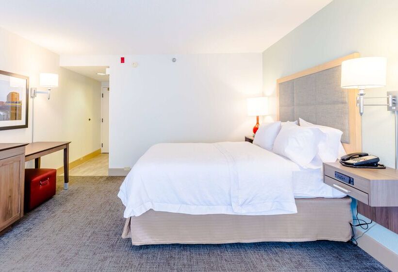 هتل Hampton Inn Rochester South