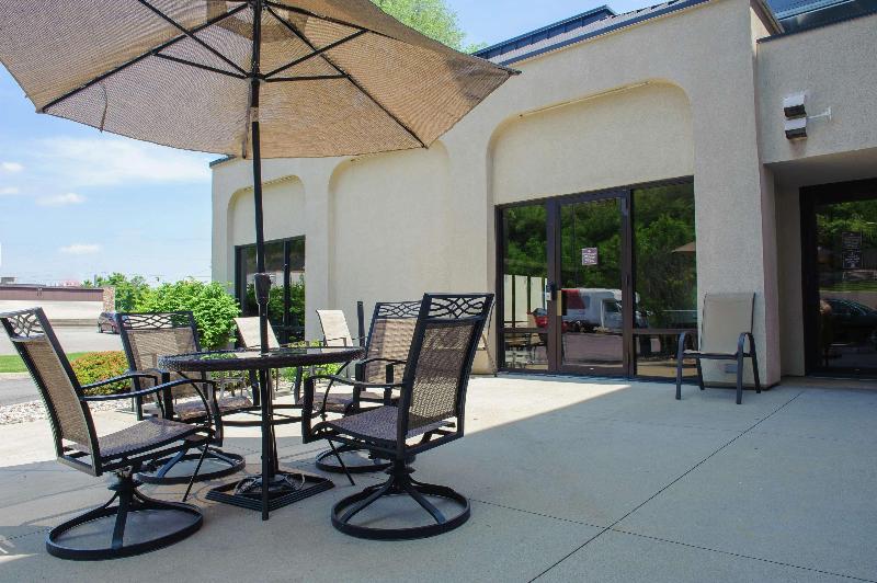 هتل Hampton Inn Rochester South