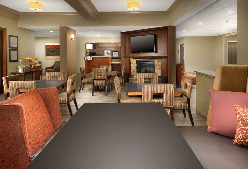 هتل Hampton Inn Rochester Greece